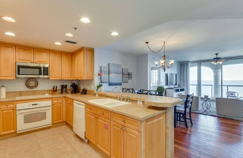 Pensacola Beach Condo | Florida Resort Condo: Walk to Pensacola Beach!