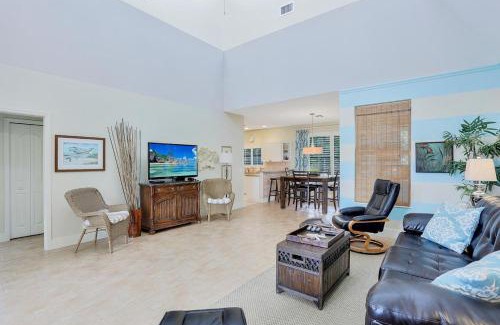 Marco Island House | Florida-style home with pool and steps to beach