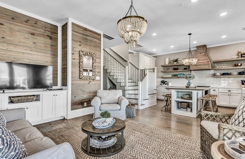 Galveston House | “Flounder Bay” Cheerful 4 bedroom Canal House with Boat Slip!