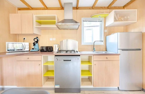 Saint-Hilaire-de-Riez Ski Chalet | Flower Camping Les Biches * - Cottage Garden 3hg! PREMIUM - 32m2- terrace cover. -TV - LV - plancha -out bath - Wifi Free 7 persons