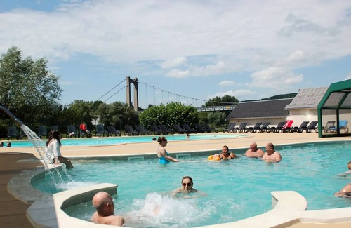 Les Andelys House | Flower Camping Ile des Trois Rois * - Mobilhome Comfort 29m2 - PMR (2 bedrooms) + terrace 4 people