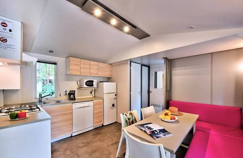 Anneyron House | Flower Camping La Chataigneraie * - Mobil home Premium 31m2 (3 bedrooms) + covered terrace + Dishwasher + TV + Air conditioning 6 people