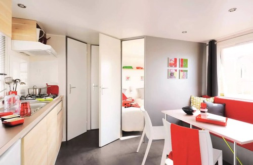 Souillac House | Flower Camping Les Ondines * - Mobil-Home Standard 27 m2 2 bedrooms including semi-covered terrace 7 m2 + TV 5 persons