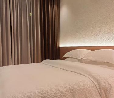 Yongding House | Flower Whisperer Homestay Tianmenshan Store free airport and station pick-up