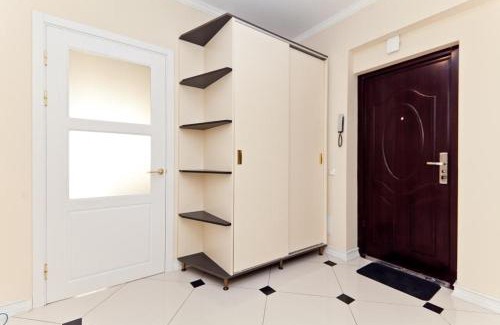 Chisinau Apartment | Flowers Apartments - Large and Spacious