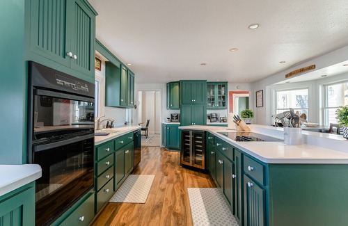 Holcomb Other | FLX Farmhouse - Close to Wineries & Breweries