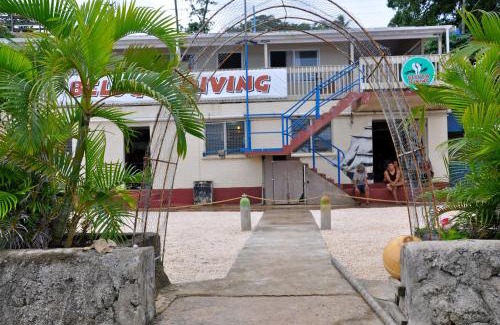Neiafu Bed & Breakfast | Flying Annie Moa
