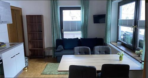Stall Apartment | Flying-Hirsch