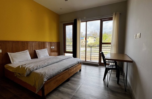 Gunehr Hostel | Flyscape Hostel