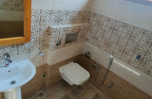 Gunehr Hostel | Flyscape Hostel