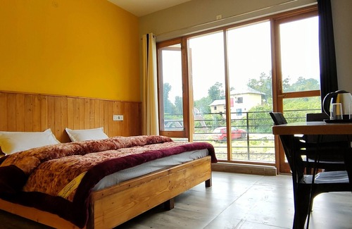 Gunehr Hostel | Flyscape Hostel