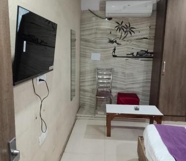 Pitampura Hotel | FM Hotels - Pitampura