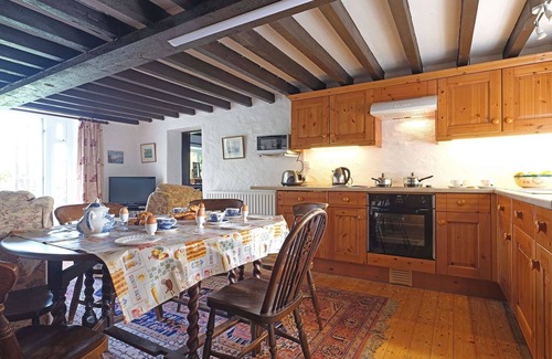 Llanfairpwllgwyngyll Cottage | FOEL STABLE COTTAGE, family friendly, with a garden in Brynsiencyn