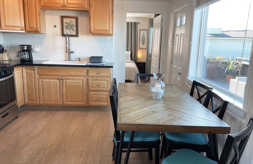 Morro Bay Cottage | Fog & Stars Cottage - Just steps to Embarcadero, water & downtown!