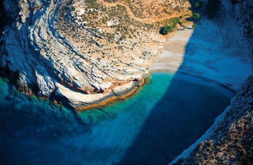 Ano Meria House | Folegandros Moniasma Serenity - Livadaki Sunny Gem