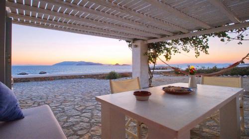 Karavostasis Villa | Folegandros Villas Seafront