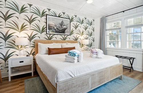 Folly Beach Hotel | Folliday Inn: The Torpedo: Room 22