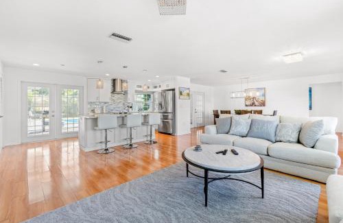 Naples Park House | Follow the Palms