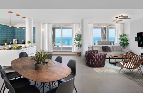 Tel Aviv Promenade Apartment | Font line Sea View Penthouse with a Private Pool
