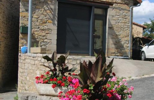Saint-Georges-de-Luzencon House | Fontaine Vieille