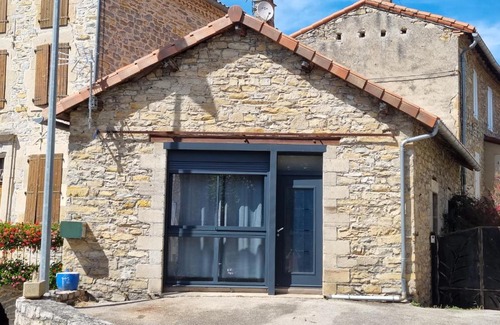 Saint-Georges-de-Luzencon House | Fontaine Vieille