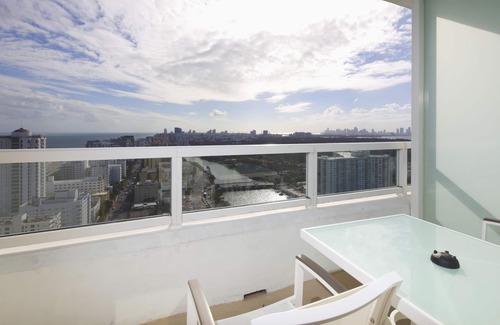 Mid Beach Apartment | Fontainbleau Hotel Tresor 29th Fl Ocean View Jr