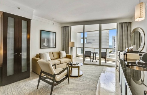 Mid Beach Apartment | Fontainebleau 16th fl Sorrento Junior Suite