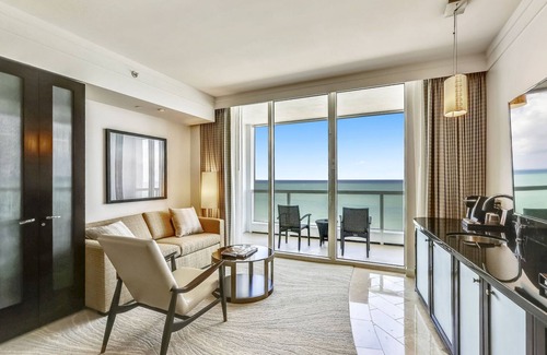 Mid Beach Condo | FONTAINEBLEAU SORRENTO OCEAN FRONT JUNIOR SUITE