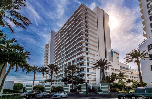 Mid Beach Apartment | Fontainebleau Sorrento Oceanfront Junior Suite