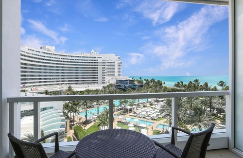 South Beach Condo | Fontainebleau Sorrento OceanView Jr. Suite FREE valet & spa.pass No resort fees!