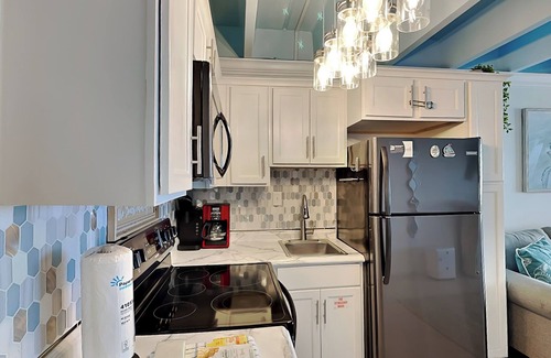 Panama City Beach Condo | Fontainebleau Terrace #332 | Gulf Front Studio + Pool