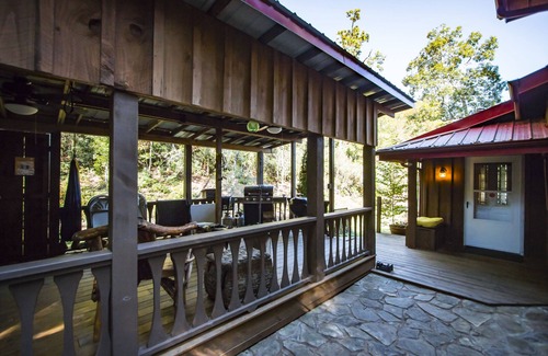 Robbinsville Cabin | Fontana Lake Cabin w/Private Dock , Fishing Pond, Huge Covered Porch & 50+ Acre