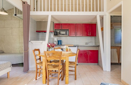 Raphele-les-Arles House | Fontenelle by Interhome