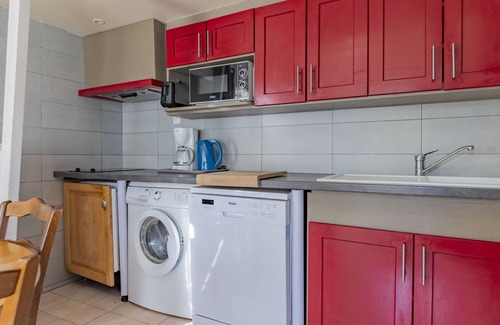 Raphele-les-Arles House | Fontenelle by Interhome