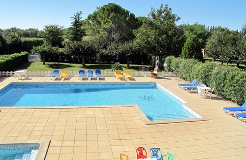 Raphele-les-Arles House | Fontenelle by Interhome