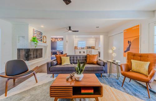 Grand Prairie House | Foosball Fun Location Cowboys Rangers Stadiums Pet by Vacation Your Way