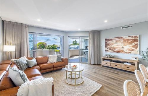 Fingal Bay Apartment | Footprints 1, 6-10 Market Street - Surfside Apartments