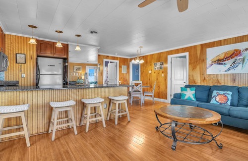Long Beach House | Footprints In The Sand: 3 Bedroom with unobstructed ocean views
