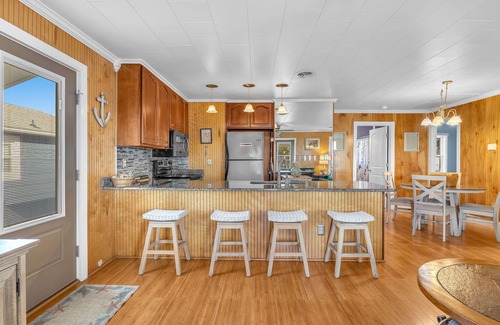 Long Beach House | Footprints In The Sand: 3 Bedroom with unobstructed ocean views