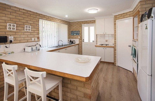 Busselton House | Footprints in the Sand - Central Busselton