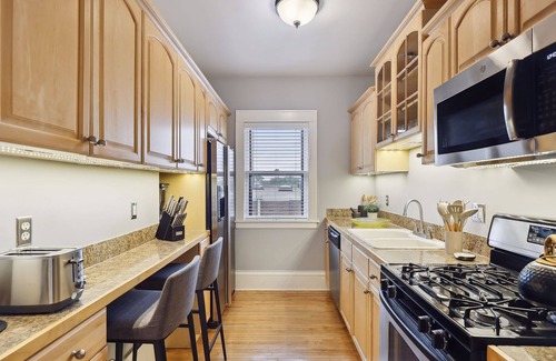 Linden Hills Condo | Footsteps to Lake & Tons of Restaurants! Charming!