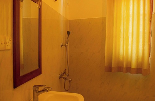 Kurunegala Apartment | For a Calm and Quite stay.nAC RoomnBathroom with Hot water, Washing Machine.