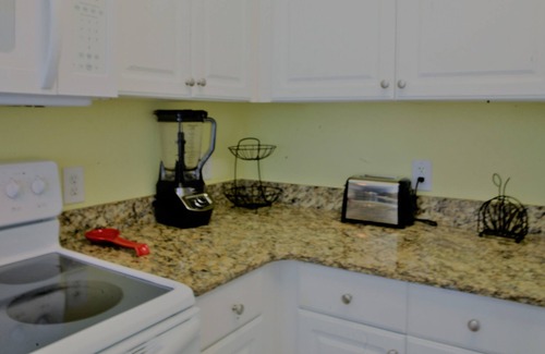 El Centro Beach Condo | FOR A LIMITED TIME "GET A 10% OFF ON A MONTHLY STAY"