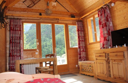 Cauterets Ski Chalet | For rent cute little Chalet. (Site; "les Hauts de Cauterets).