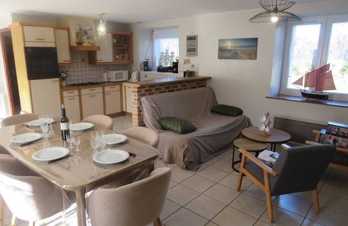 Planguenoual House | For rent, single-storey farmhouse with large grounds.