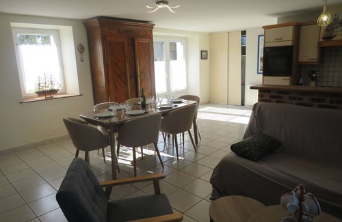 Planguenoual House | For rent, single-storey farmhouse with large grounds.