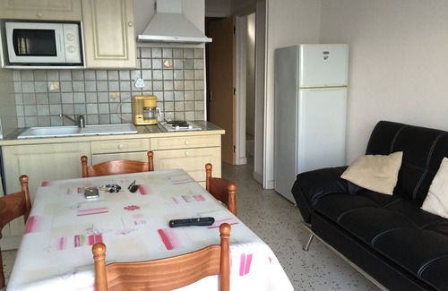 Leucate Apartment | For rent T2- Leucate plage - 1er D- Front de mer