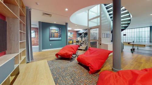 Hoxton Apartment | For Students Only iQ Will Wyatt Court London