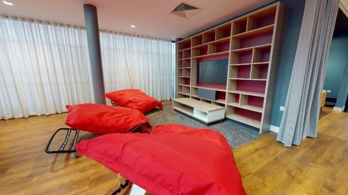 Hoxton Apartment | For Students Only iQ Will Wyatt Court London