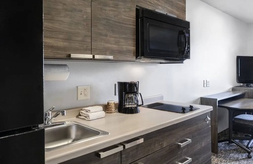 Rogers House | For you and your family: 3 Rooms w/Kitchen and Free Parking, near Outdoor Fun